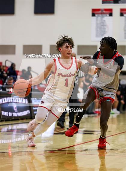 Thumbnail 1 in Walnut Ridge vs Marion Harding (OHSAA D3 Central 1 District Semifinal) photogallery.