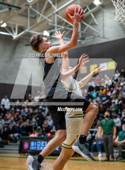 Thumbnail 2 in Auburn vs Timberline (WIAA 3A District Final) photogallery.