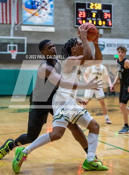 Thumbnail 2 in Auburn vs Timberline (WIAA 3A District Final) photogallery.