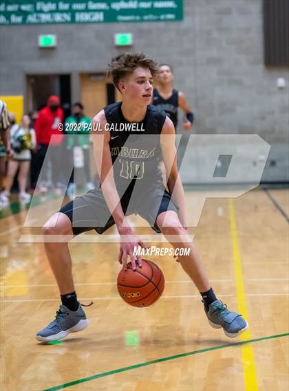 Thumbnail 3 in Auburn vs Timberline (WIAA 3A District Final) photogallery.