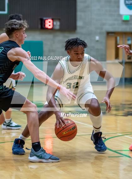 Thumbnail 1 in Auburn vs Timberline (WIAA 3A District Final) photogallery.