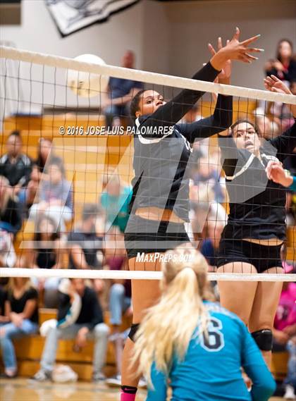 Thumbnail 3 in Oak Hills @ Sultana photogallery.