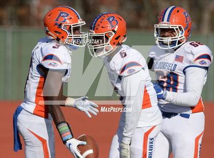 Thumbnail 1 in Haddam-Killingworth vs. Bloomfield (CIAC Class S Final) photogallery.