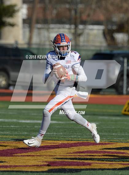 Thumbnail 2 in Haddam-Killingworth vs. Bloomfield (CIAC Class S Final) photogallery.