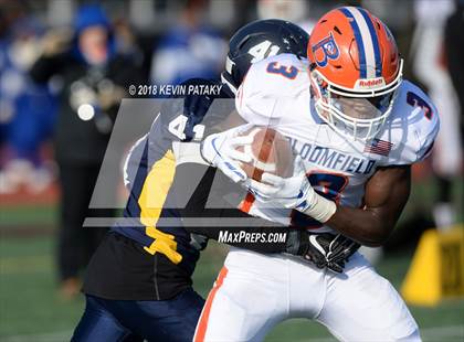 Thumbnail 3 in Haddam-Killingworth vs. Bloomfield (CIAC Class S Final) photogallery.