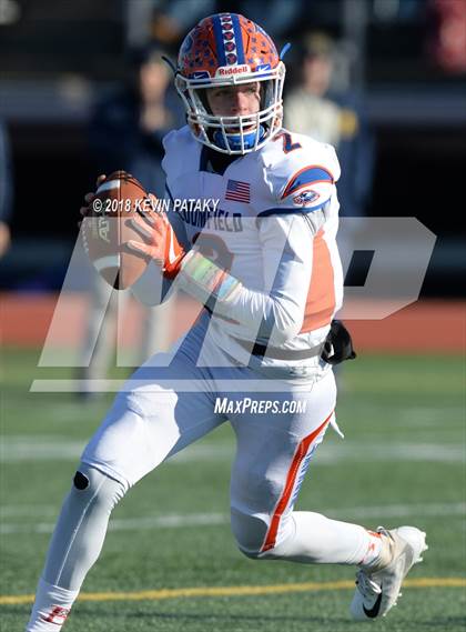 Thumbnail 1 in Haddam-Killingworth vs. Bloomfield (CIAC Class S Final) photogallery.