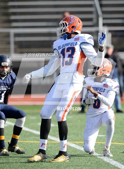 Thumbnail 1 in Haddam-Killingworth vs. Bloomfield (CIAC Class S Final) photogallery.