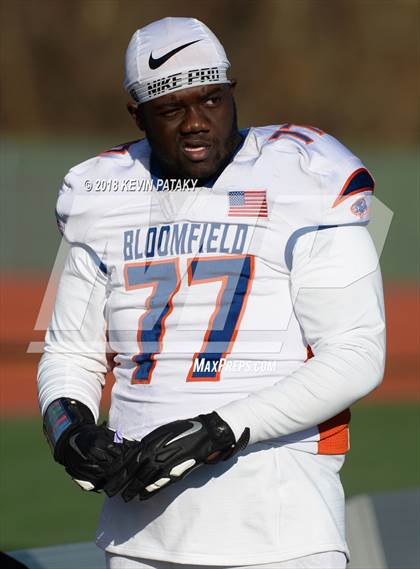 Thumbnail 1 in Haddam-Killingworth vs. Bloomfield (CIAC Class S Final) photogallery.