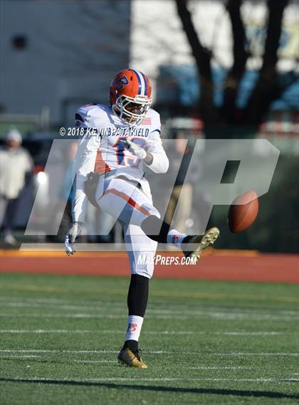 Thumbnail 1 in Haddam-Killingworth vs. Bloomfield (CIAC Class S Final) photogallery.