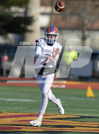 Thumbnail 1 in Haddam-Killingworth vs. Bloomfield (CIAC Class S Final) photogallery.