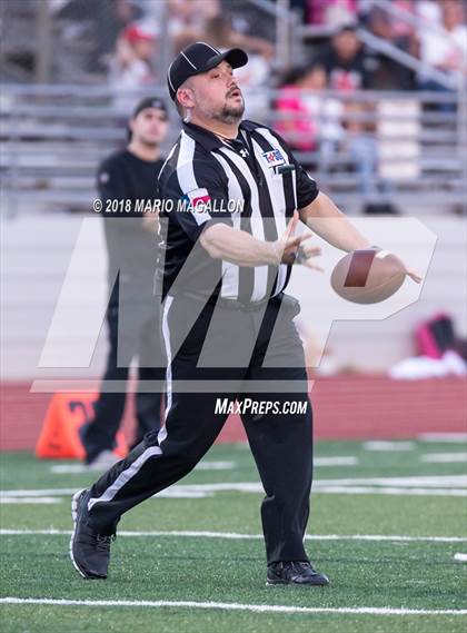 Thumbnail 2 in RGVCA All-Star Football Game (East vs. West) photogallery.