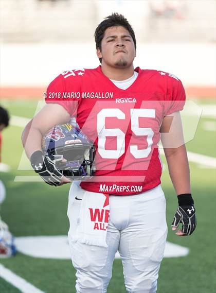 Thumbnail 3 in RGVCA All-Star Football Game (East vs. West) photogallery.