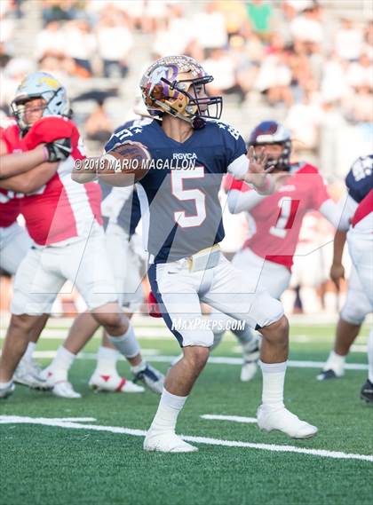 Thumbnail 3 in RGVCA All-Star Football Game (East vs. West) photogallery.
