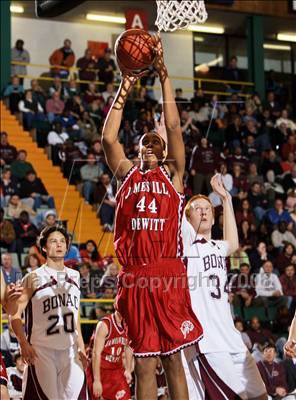 Thumbnail 2 in Jamesville-DeWitt vs East Hampton (NYSPHSAA Class A Final) photogallery.