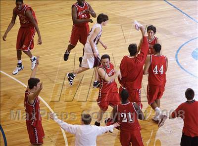 Thumbnail 3 in Jamesville-DeWitt vs East Hampton (NYSPHSAA Class A Final) photogallery.