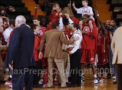Thumbnail 1 in Jamesville-DeWitt vs East Hampton (NYSPHSAA Class A Final) photogallery.