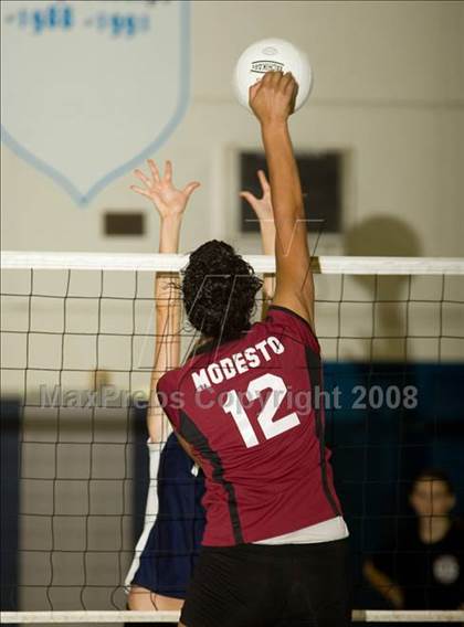 Thumbnail 3 in Modesto @ Downey photogallery.