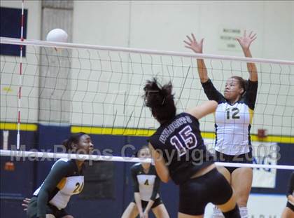 Thumbnail 2 in Bishop Conaty-Loretto vs. Notre Dame (CIF SS D4-A Final) photogallery.
