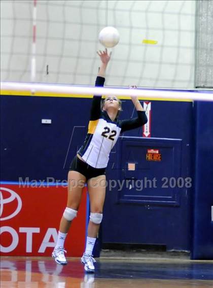 Thumbnail 2 in Bishop Conaty-Loretto vs. Notre Dame (CIF SS D4-A Final) photogallery.