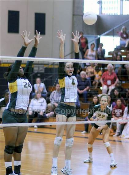 Thumbnail 2 in Bishop Conaty-Loretto vs. Notre Dame (CIF SS D4-A Final) photogallery.