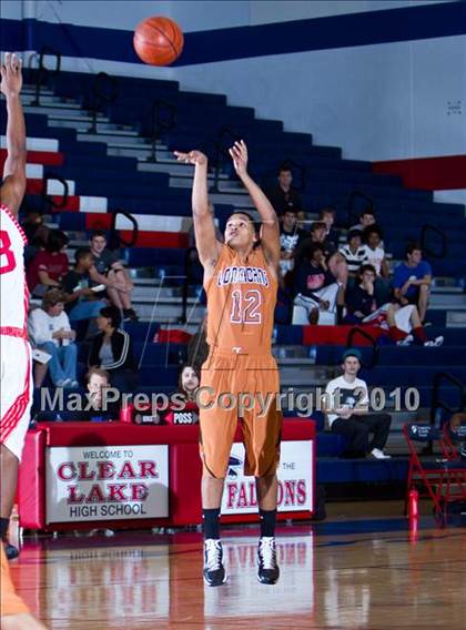 Thumbnail 1 in Dobie @ Clear Lake photogallery.