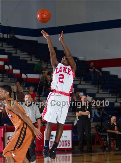 Thumbnail 1 in Dobie @ Clear Lake photogallery.