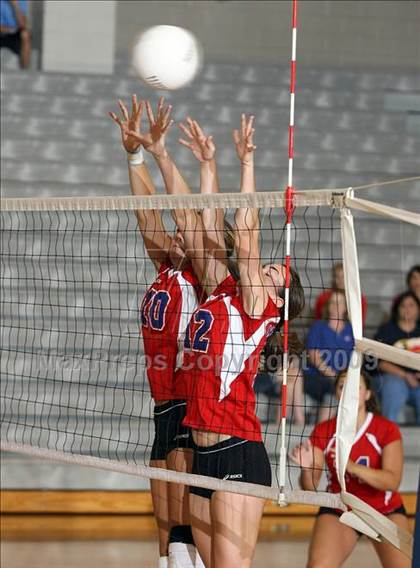 Thumbnail 1 in Pearce @ Hebron photogallery.