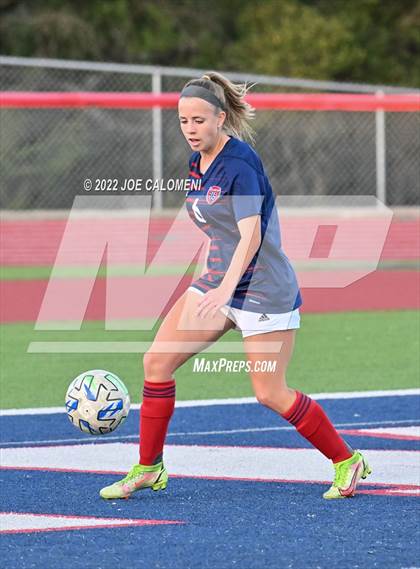 Thumbnail 1 in Wimberley vs Davenport (UIL 4A Region 4 Regional Semifinal) photogallery.