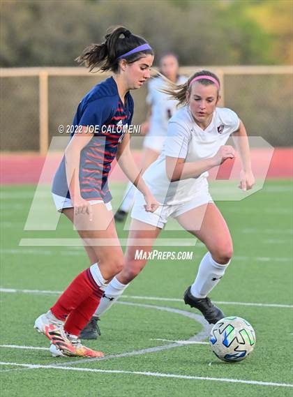 Thumbnail 3 in Wimberley vs Davenport (UIL 4A Region 4 Regional Semifinal) photogallery.