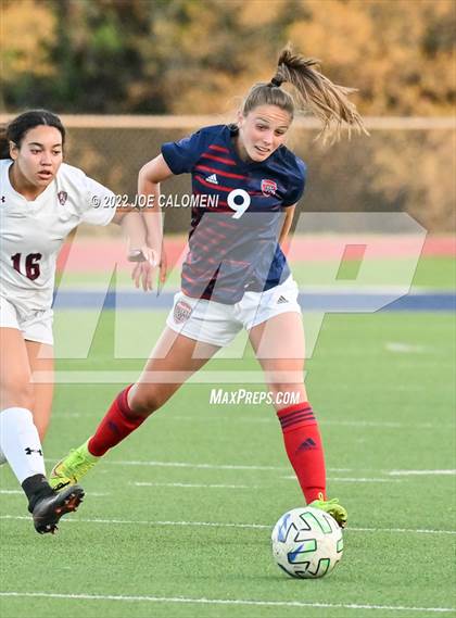 Thumbnail 1 in Wimberley vs Davenport (UIL 4A Region 4 Regional Semifinal) photogallery.