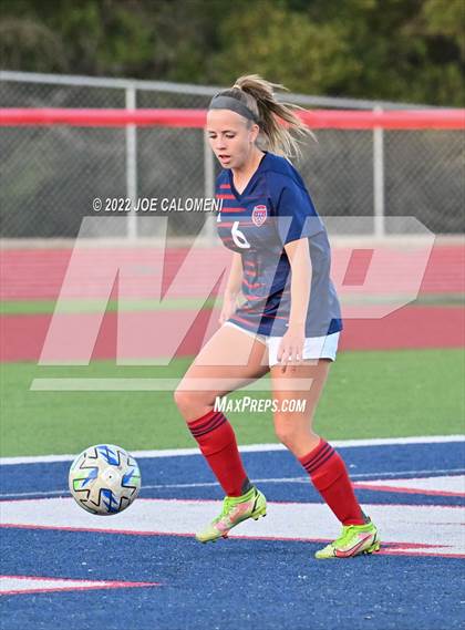 Thumbnail 3 in Wimberley vs Davenport (UIL 4A Region 4 Regional Semifinal) photogallery.