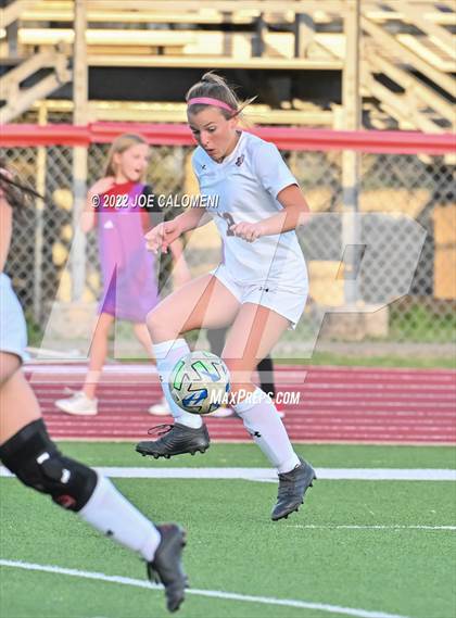 Thumbnail 3 in Wimberley vs Davenport (UIL 4A Region 4 Regional Semifinal) photogallery.
