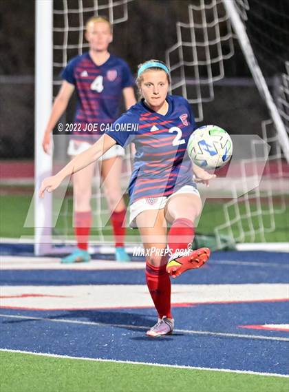 Thumbnail 1 in Wimberley vs Davenport (UIL 4A Region 4 Regional Semifinal) photogallery.