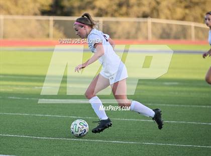 Thumbnail 3 in Wimberley vs Davenport (UIL 4A Region 4 Regional Semifinal) photogallery.