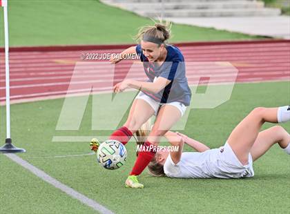 Thumbnail 2 in Wimberley vs Davenport (UIL 4A Region 4 Regional Semifinal) photogallery.