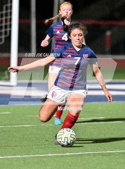 Thumbnail 1 in Wimberley vs Davenport (UIL 4A Region 4 Regional Semifinal) photogallery.