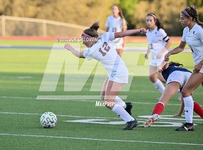 Thumbnail 3 in Wimberley vs Davenport (UIL 4A Region 4 Regional Semifinal) photogallery.