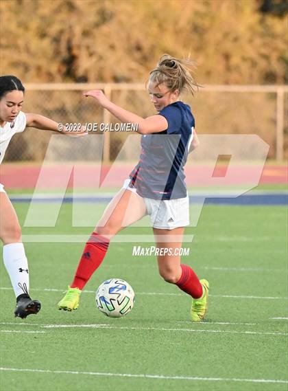 Thumbnail 3 in Wimberley vs Davenport (UIL 4A Region 4 Regional Semifinal) photogallery.