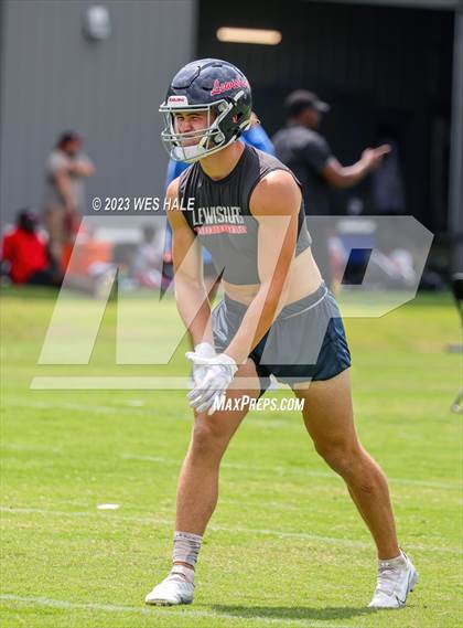 Thumbnail 2 in Lewisburg vs Horn Lake (U of Memphis 7v7) photogallery.