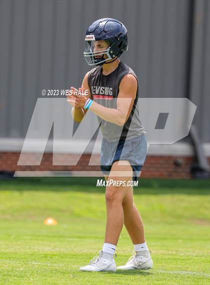 Thumbnail 3 in Lewisburg vs Horn Lake (U of Memphis 7v7) photogallery.