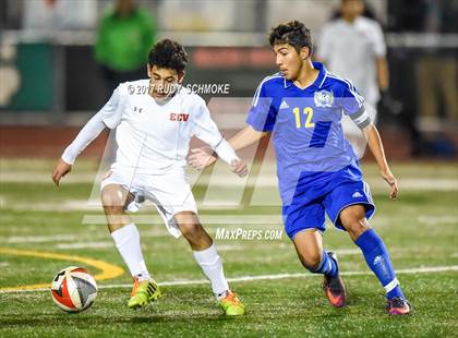 Thumbnail 3 in El Cajon Valley vs. O'Farrell (CIF SDS D5 Final) photogallery.