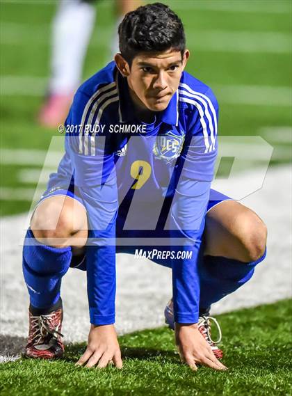 Thumbnail 2 in El Cajon Valley vs. O'Farrell (CIF SDS D5 Final) photogallery.