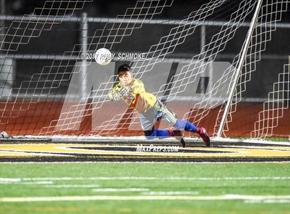 Thumbnail 2 in El Cajon Valley vs. O'Farrell (CIF SDS D5 Final) photogallery.