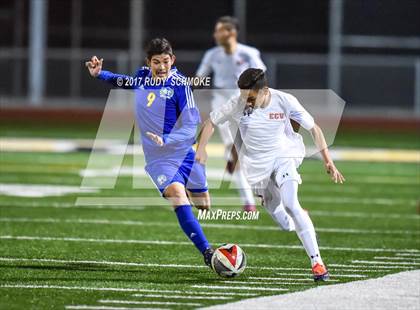 Thumbnail 3 in El Cajon Valley vs. O'Farrell (CIF SDS D5 Final) photogallery.