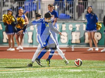 Thumbnail 2 in El Cajon Valley vs. O'Farrell (CIF SDS D5 Final) photogallery.