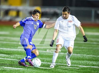 Thumbnail 3 in El Cajon Valley vs. O'Farrell (CIF SDS D5 Final) photogallery.