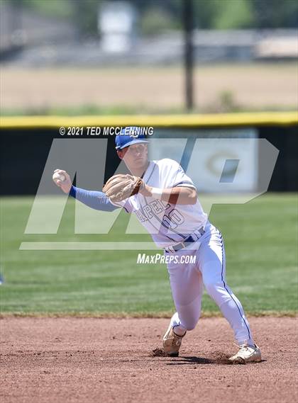 Thumbnail 3 in Parkers Chapel vs Flippin (AAA 2A State Playoff 1st Round) photogallery.
