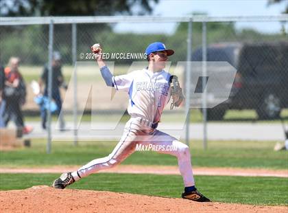 Thumbnail 3 in Parkers Chapel vs Flippin (AAA 2A State Playoff 1st Round) photogallery.