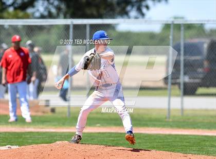 Thumbnail 2 in Parkers Chapel vs Flippin (AAA 2A State Playoff 1st Round) photogallery.