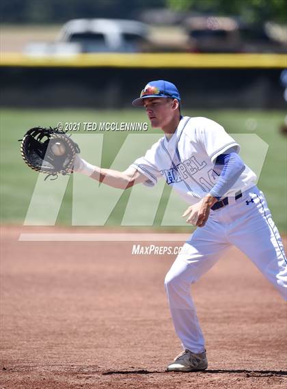 Thumbnail 1 in Parkers Chapel vs Flippin (AAA 2A State Playoff 1st Round) photogallery.